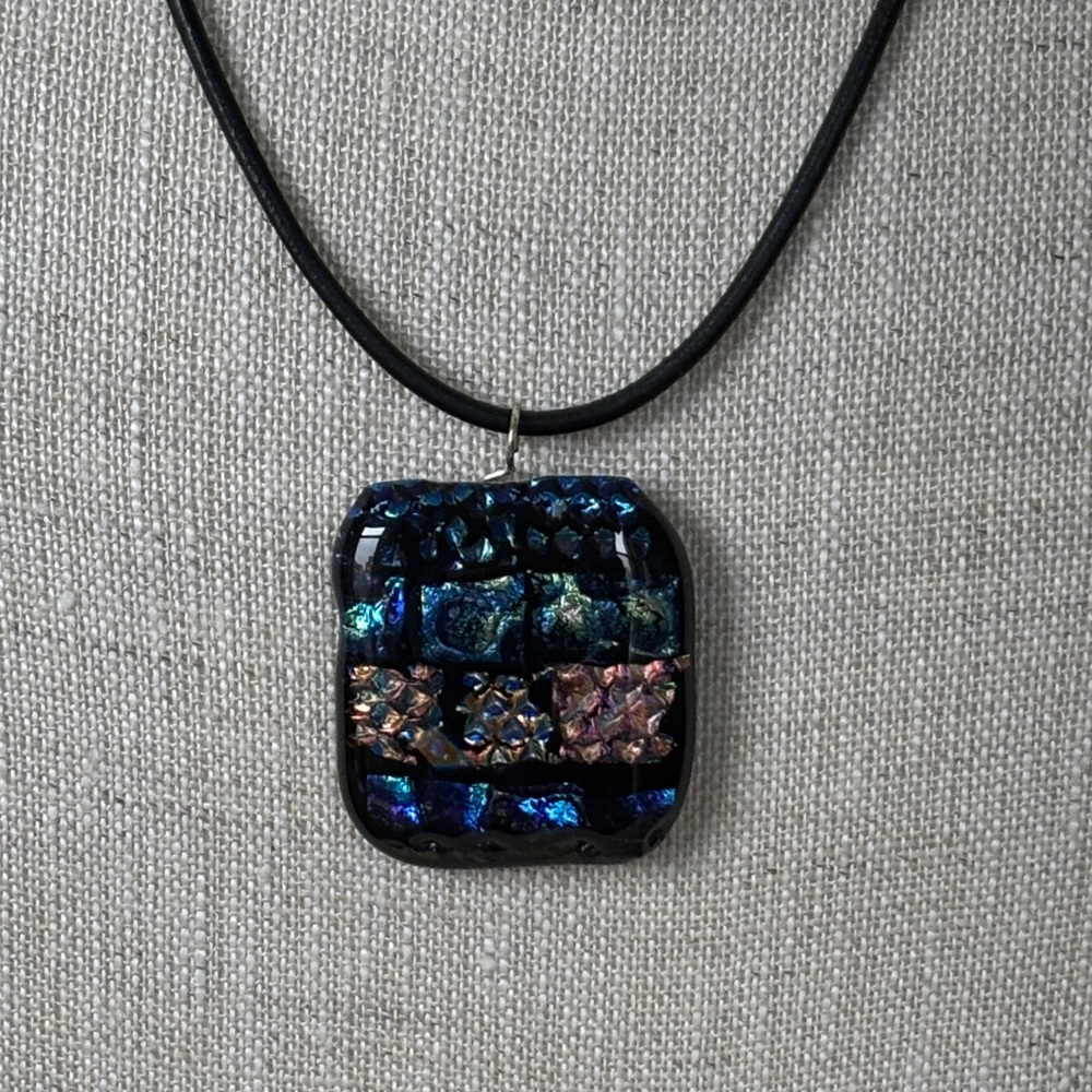 🟠Brand New Multicolored Dichroic Glass Pendant Necklace Handcrafted Quilt Design
